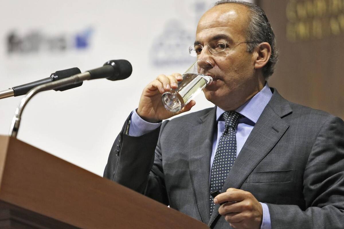 "Piratean" nuevo libro de Calderón y lo venden por 35 pesos