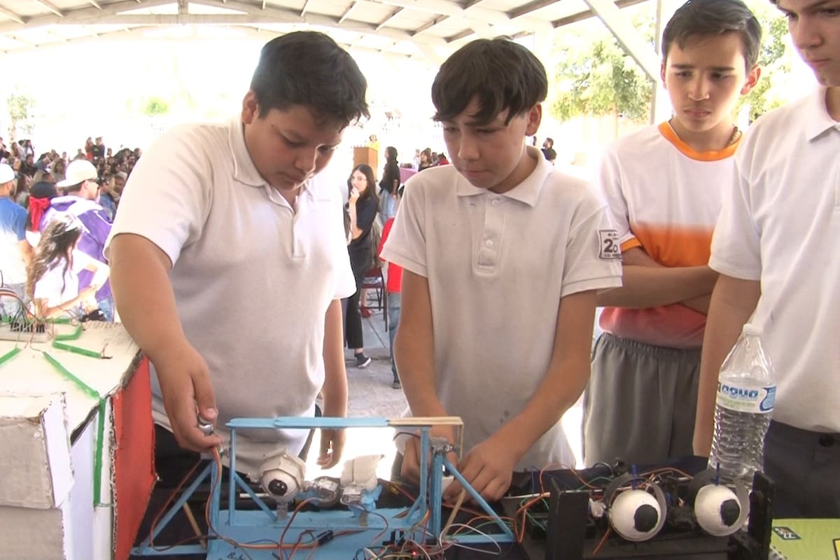 Estudiantes de la Secundaria Técnica 2 representan a Cajeme en concurso de robótica