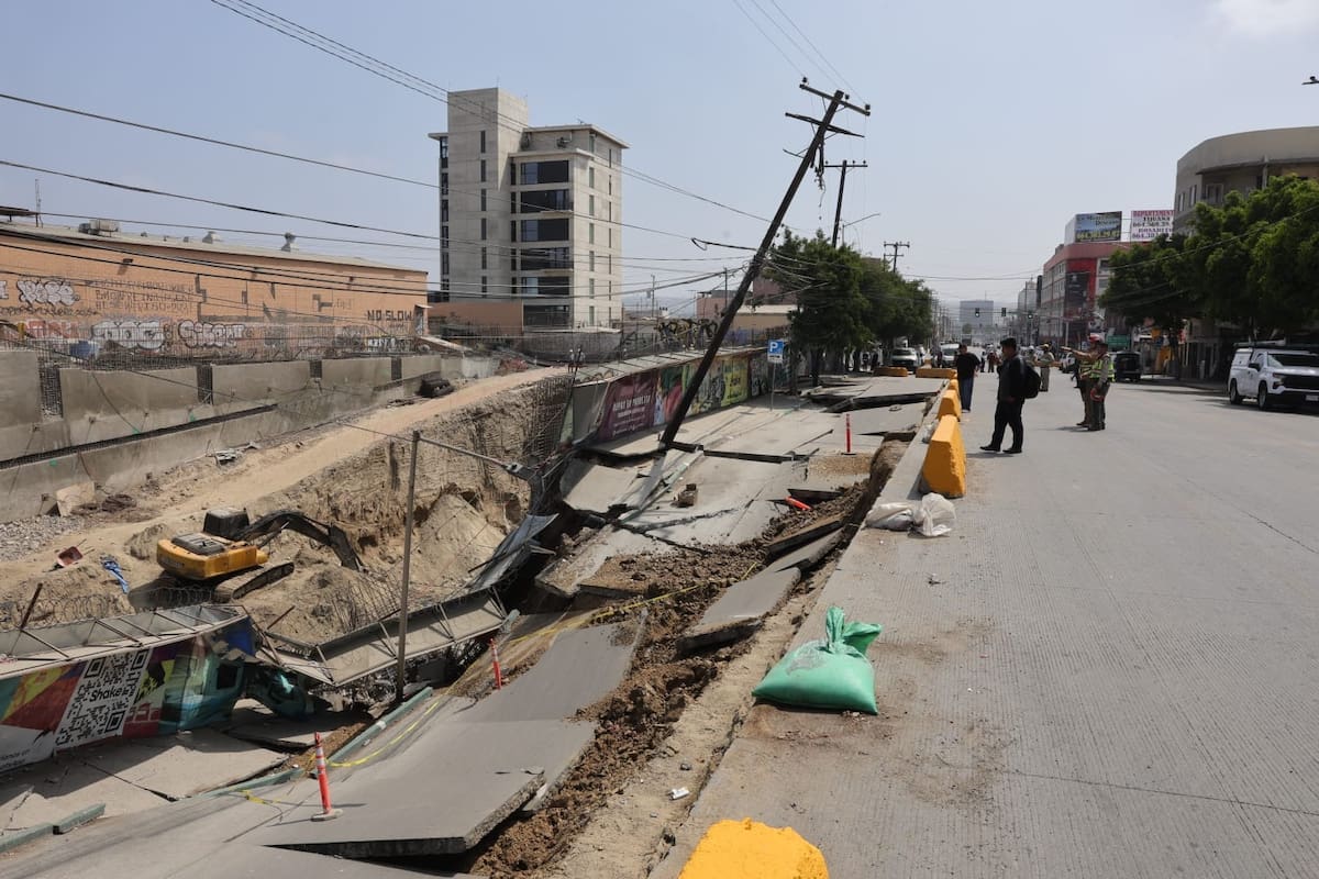 Afectaciones viales y del servicio eléctrico ocasionó el socavón de la calle 10