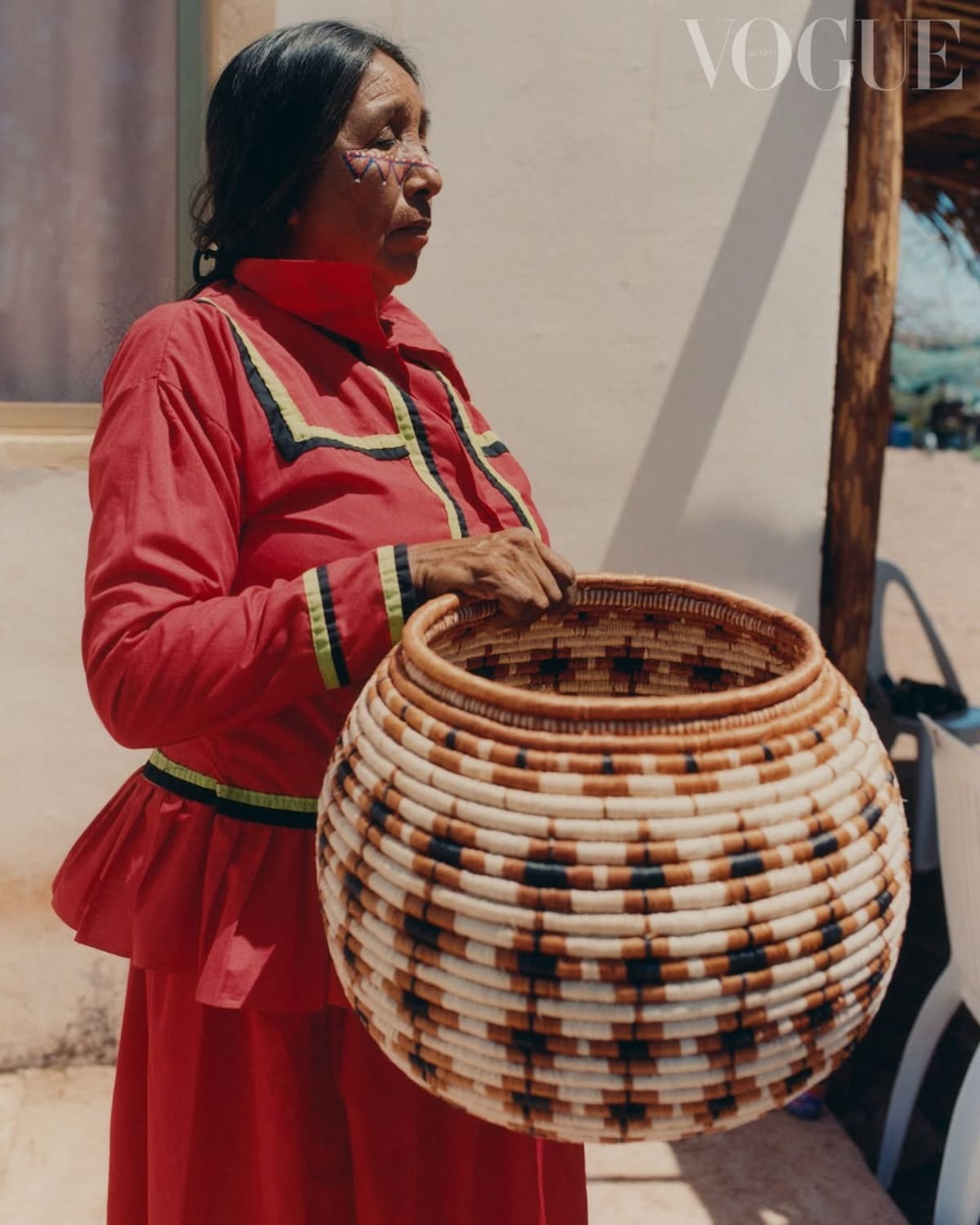 La revista Vogue México destacó su historia, su conexión con el mar y el desierto, y su resistencia cultural. Foto: Instagram @vogemexico