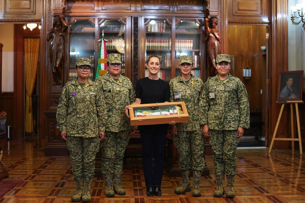 Comparte presidenta Sheinbaum proceso de confección de la banda presidencial para su primer Grito de Independencia