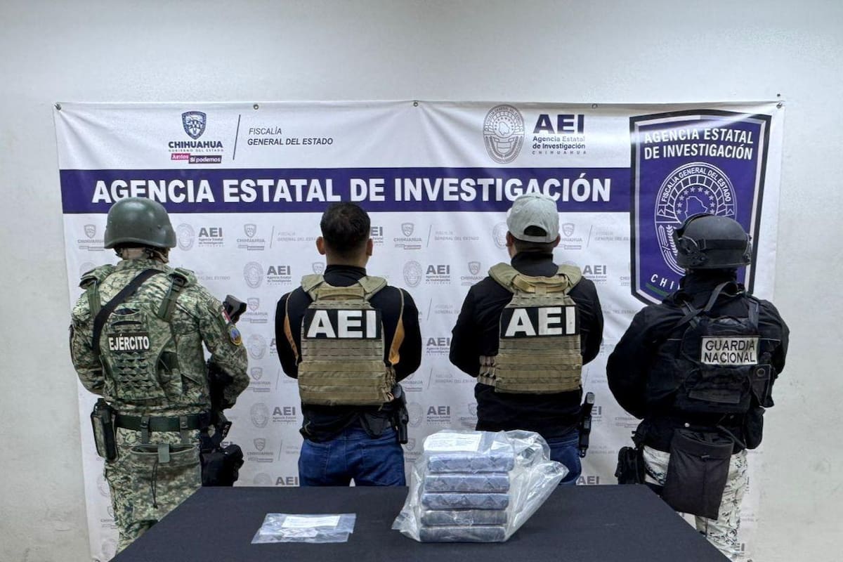 Aseguran más de 5 kilogramos de cocaína en vehículo abandonado en estacionamiento de Ciudad Juárez