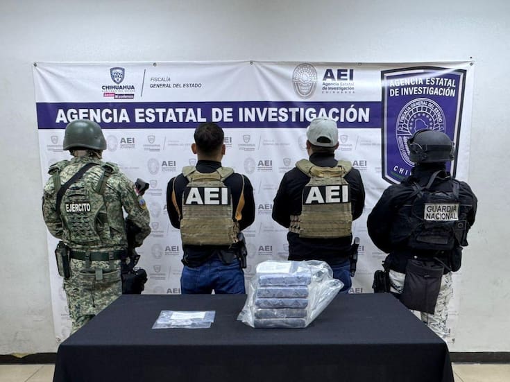 Aseguran más de 5 kilogramos de cocaína en vehículo abandonado en estacionamiento de Ciudad Juárez