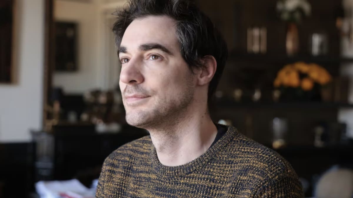 El actor francés Arnaud Denis se aplica la eutanasia tras tres años de agonía por una cirugía de hernia que salió mal