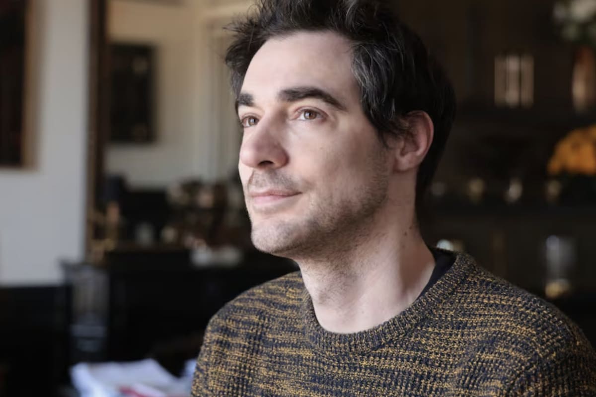 El actor francés Arnaud Denis se aplica la eutanasia tras tres años de agonía por una cirugía de hernia que salió mal
