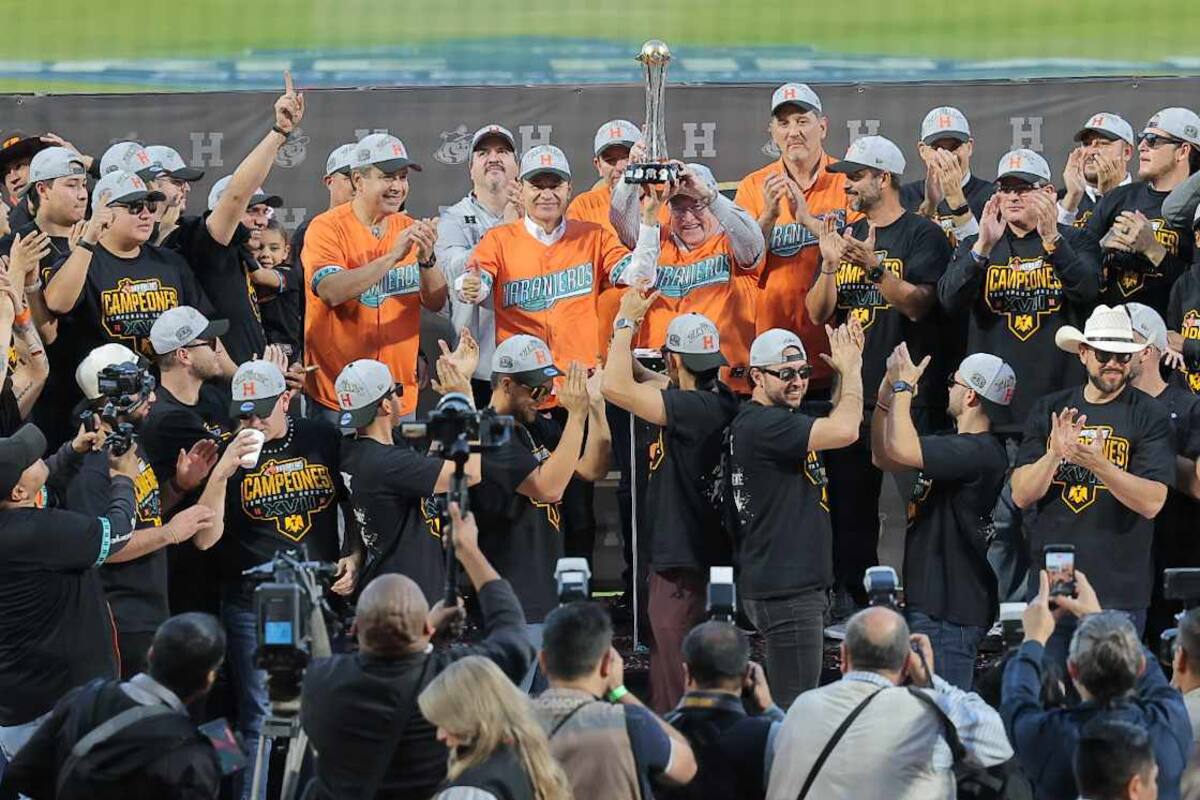 Festejan Naranjeros el título junto a su afición en Hermosillo