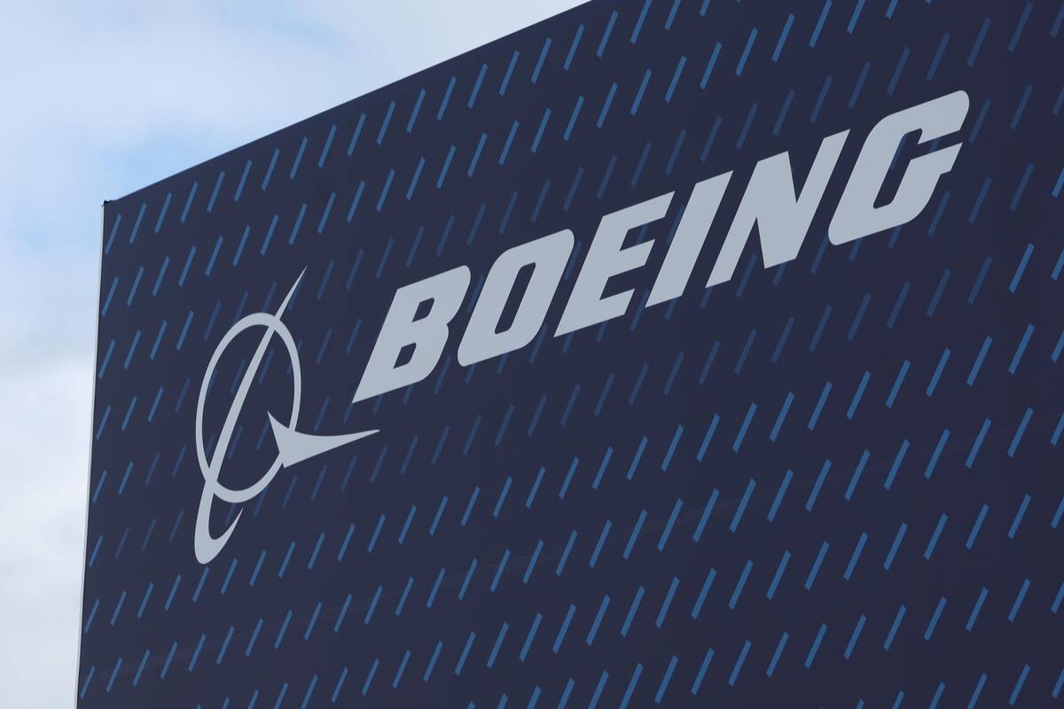 Boeing frena contrataciones y viajes no esenciales de todo personal, ante huelga