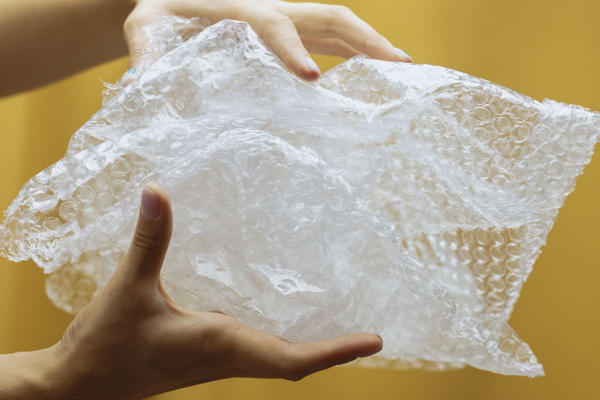 La ciencia explica que reventar burbujas de plástico genera una reacción en el cerebro humano