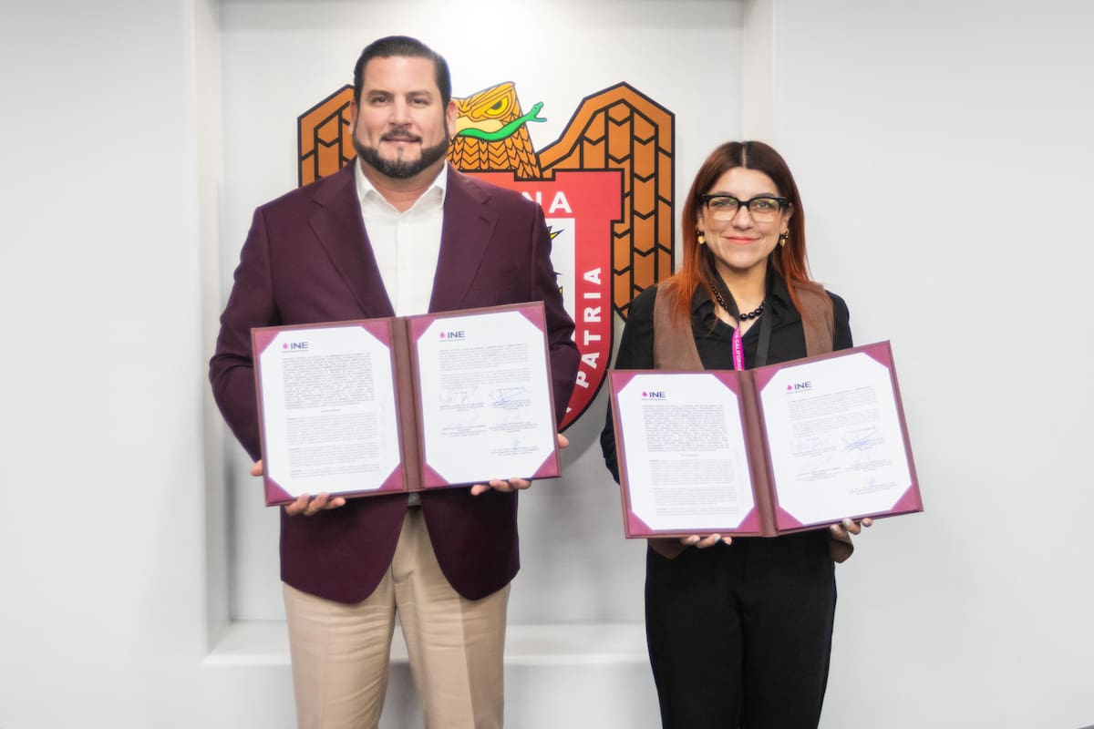 Firma Burgueño acuerdo con INE para elecciones