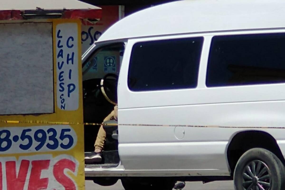 Asesinan a hombre a bordo de camioneta en Tijuana