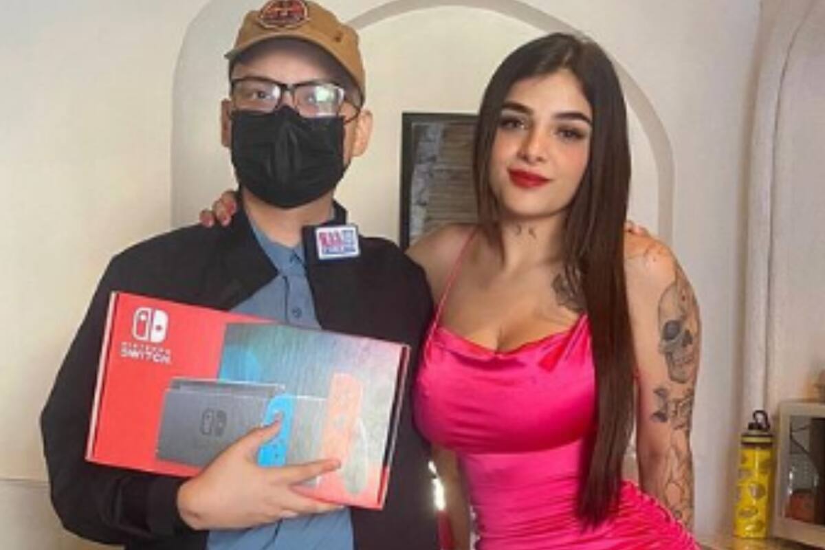 Karely Ruiz triste porque murió joven al que ayudó con el pago de quimioterapia