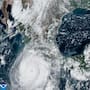 Con fuertes lluvias y vientos de 233 km/h, el Huracán Polo bordeará México: Este es el pronóstico de Protección Civil