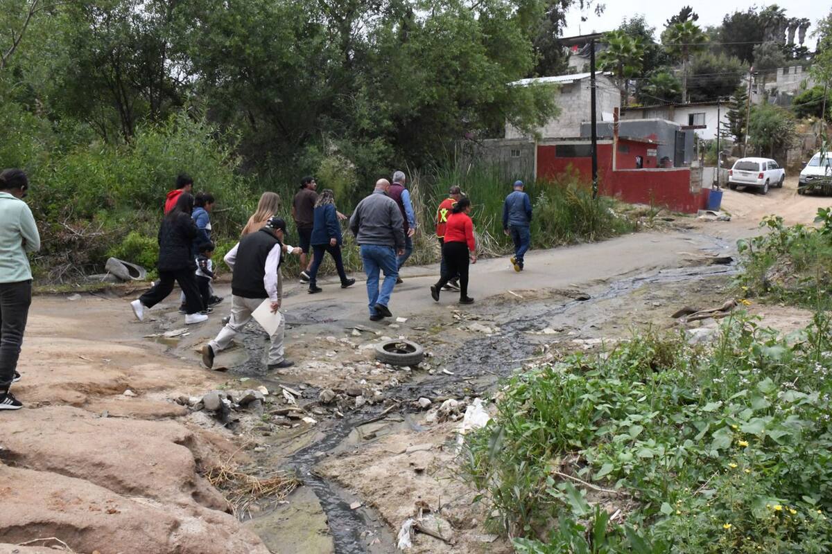 Ciudadanos piden solución al derrame de aguas negras en Ensenada