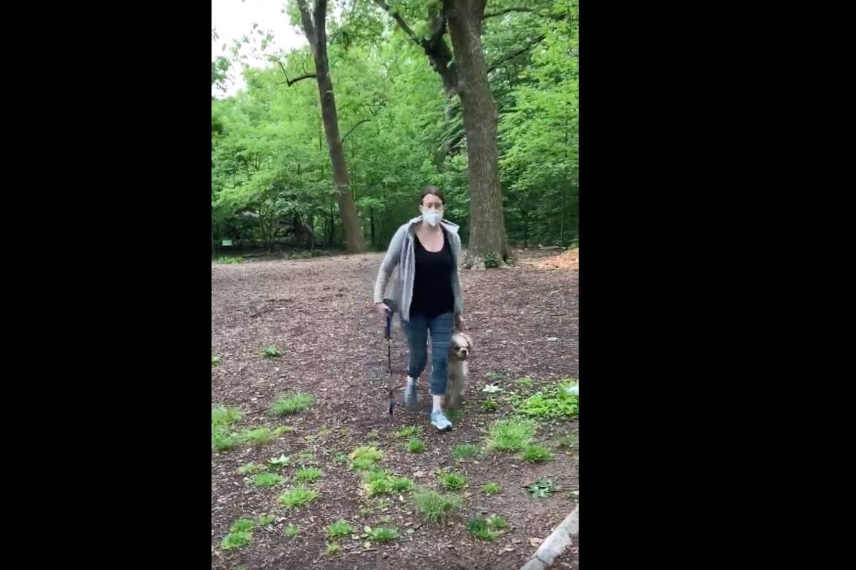 Mujer de denuncia racista viral en Nueva York se queda también sin perro