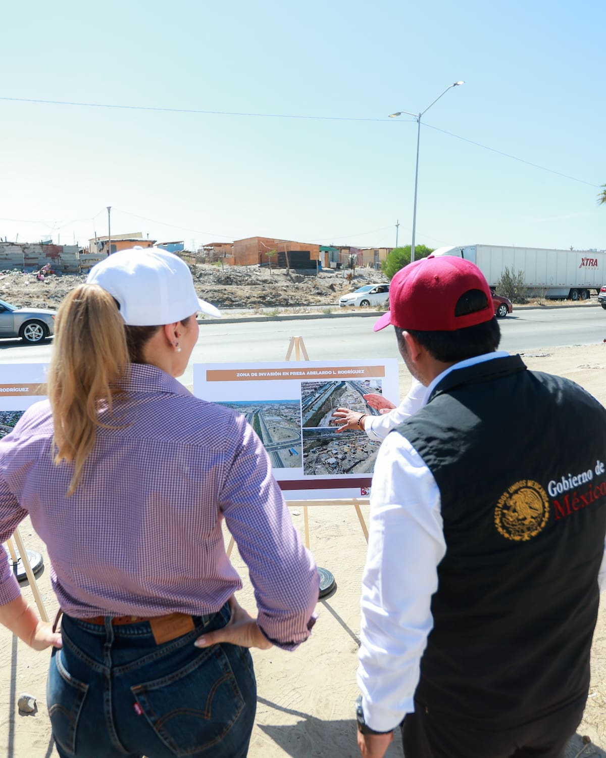 La limpieza de la canalización del Río Tijuana contempla retirar 600 mil metros cúbicos de material acumulado. Foto: Cortesía