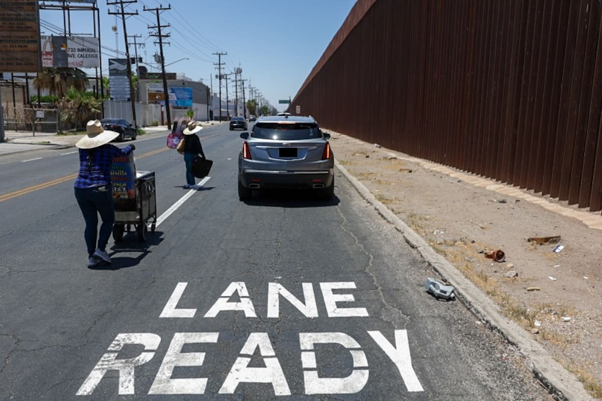 Cruces largos en Calexico: hasta 1 hora y media de espera para cruzar desde Mexicali