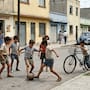Quienes nacieron en los años 50 y 60 tuvieron una infancia muy distinta a la actual, con menos oportunidades para prolongar los estudios y una incorporación más temprana al trabajo que estuvo marcada por las necesidades de cada familia