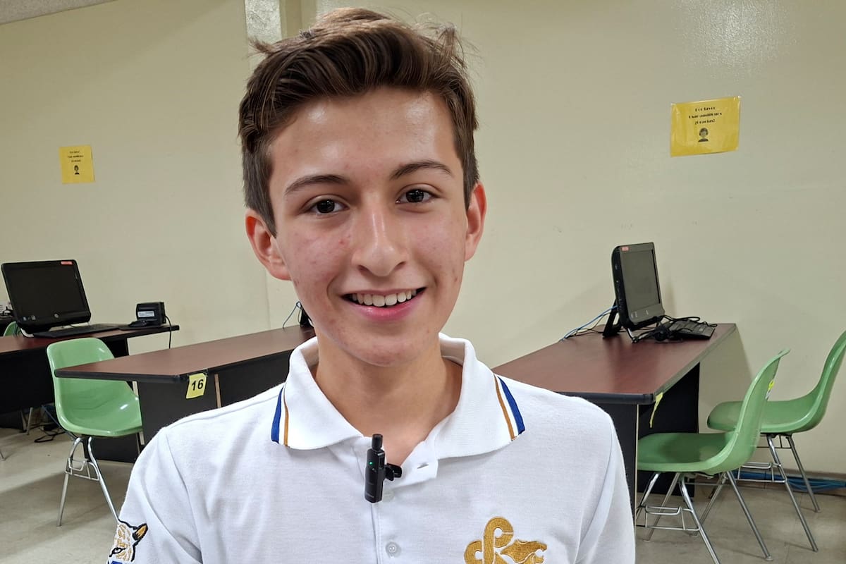 Estudiante de Tijuana competirá en Zimbabue con mano robótica que traduce lengua de señas