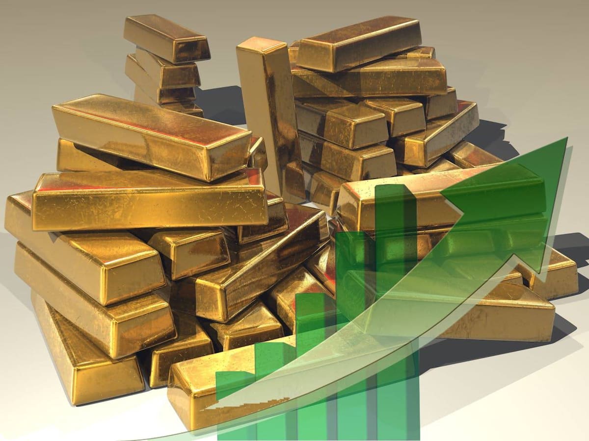 El oro eleva su valor.