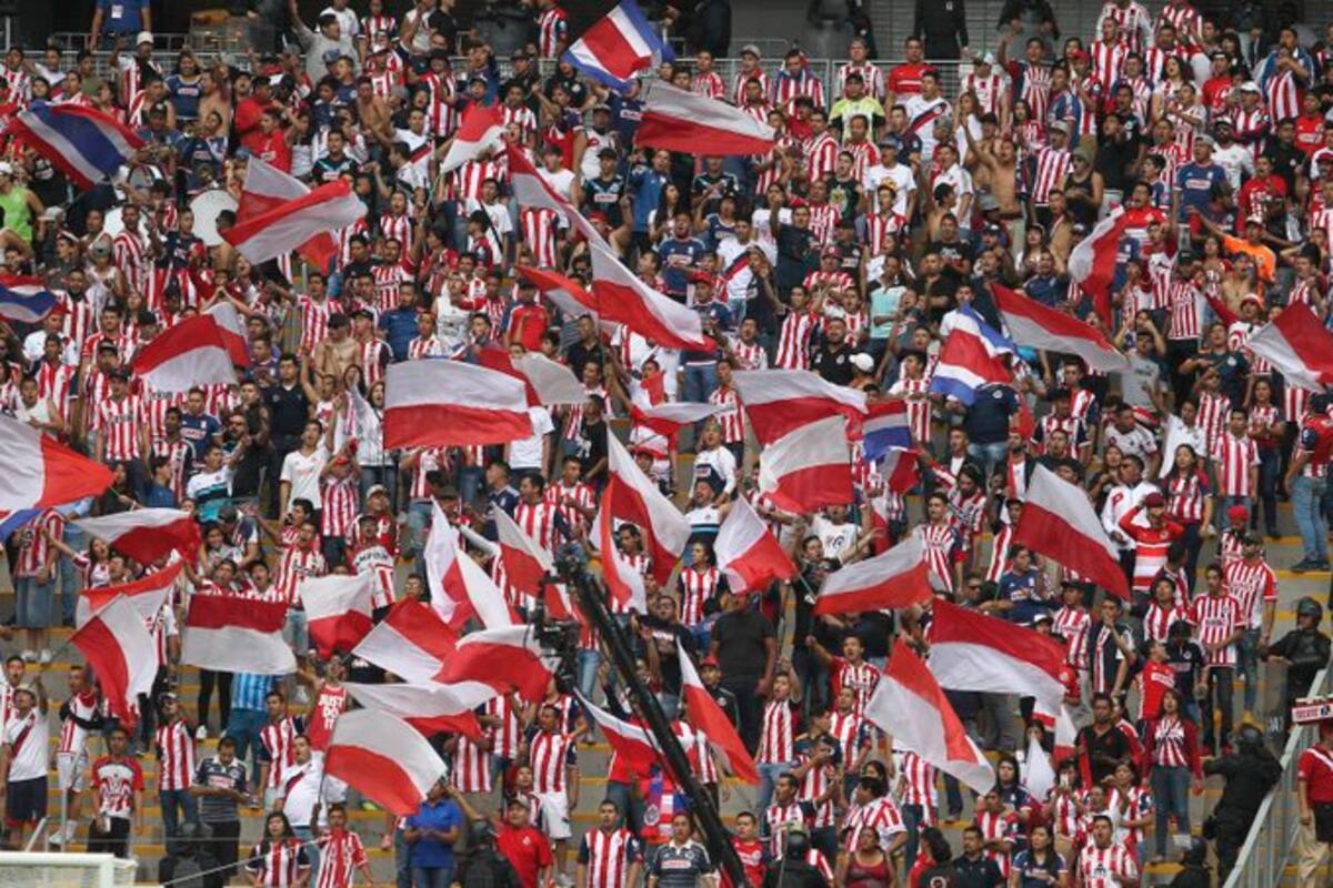 Jugador de Chivas da positivo por Covid-19