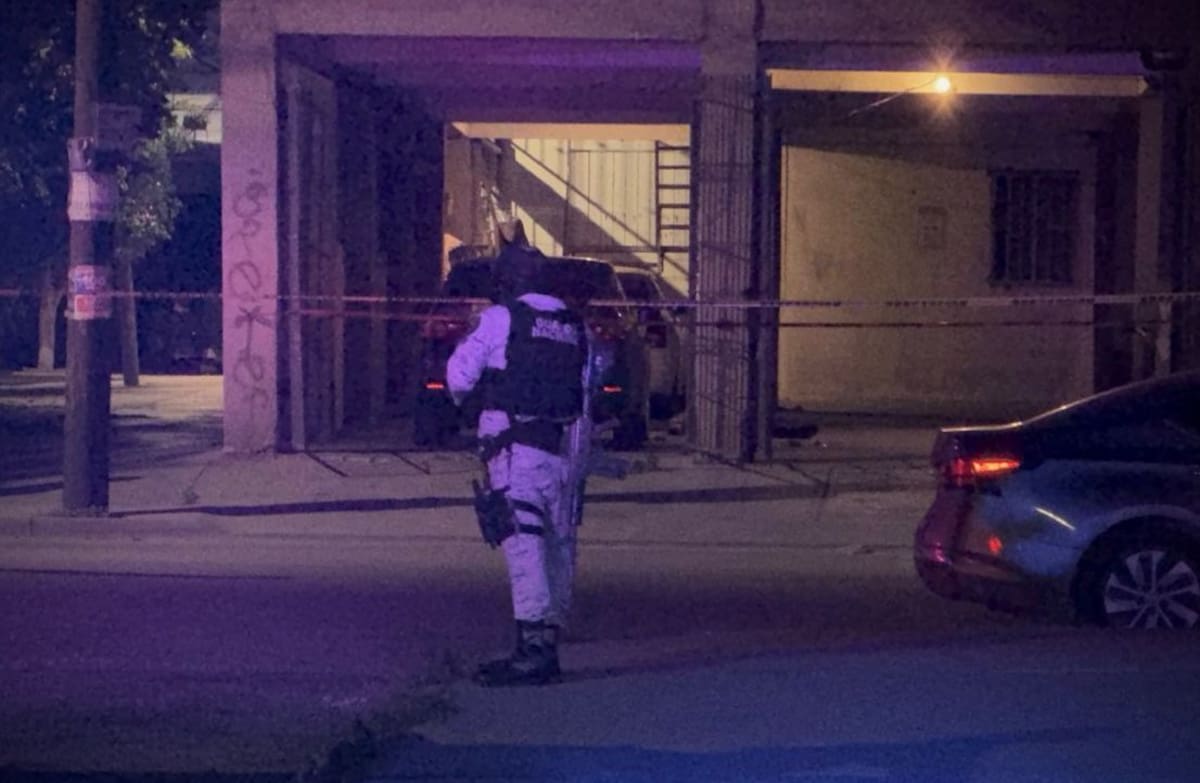 Un joven de 20 años perdió la vida y otro hombre resultó herido tras una agresión a balazos en el distrito Centenario; autoridades ya investigan los hechos. Foto: Border Zoom