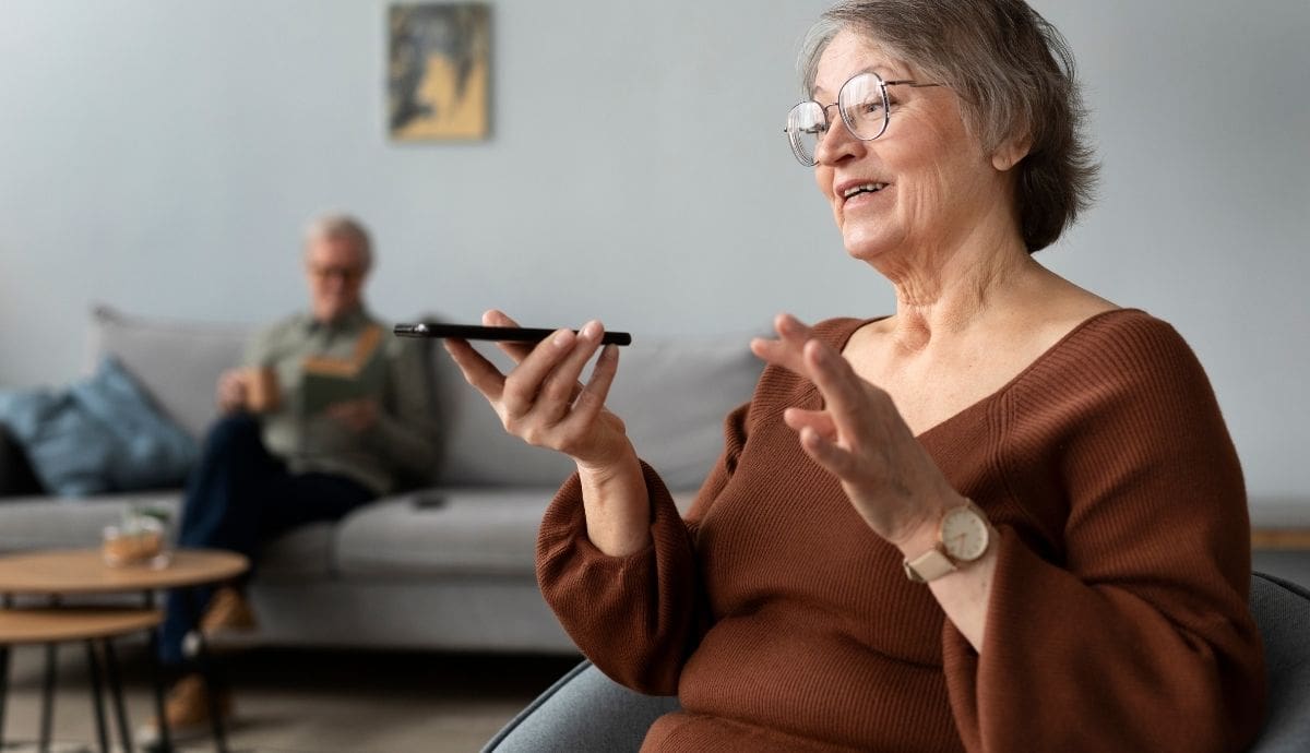 INEGI) revelan que únicamente el 39.2% de los adultos mayores en México son usuarios de internet. | Magnific