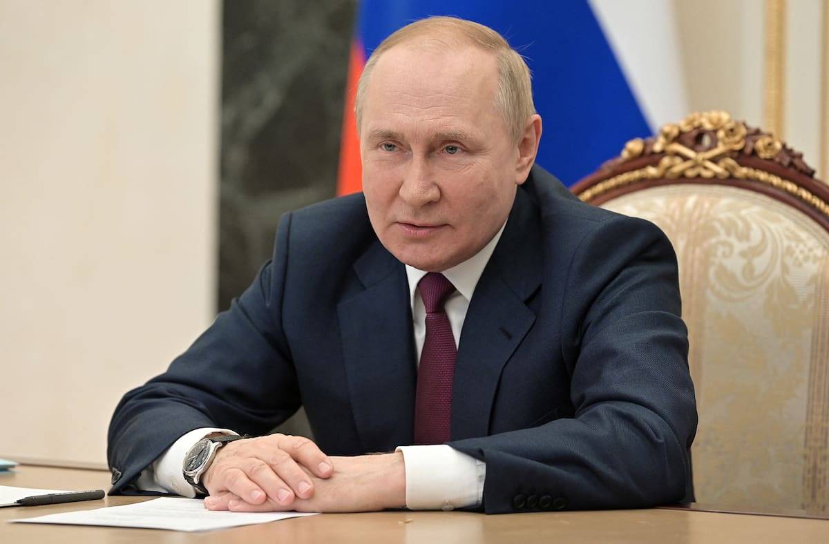 El presidente ruso, Vladimir Putin, asiste a una reunión con los participantes del concurso nacional Bolshaya Peremena para estudiantes escolares, a través de una videoconferencia en Moscú, Rusia. 20 de julio, 2022. Sputnik/Pavel Byrkin/Kremlin vía REUTERS