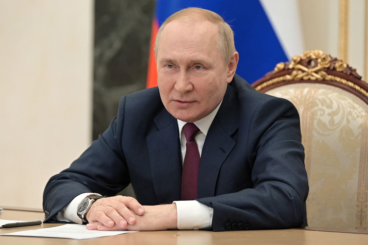 Rusia envía 100 mil toneladas de petróleo a Cuba con aval de EEUU, aliviando apagones pero evidenciando la crisis energética en la isla