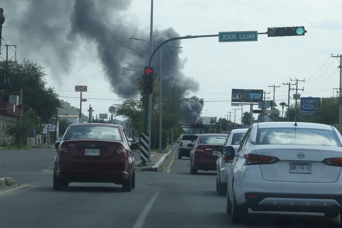 Dos lesionados deja incendio por explosión de gas en Hermosillo