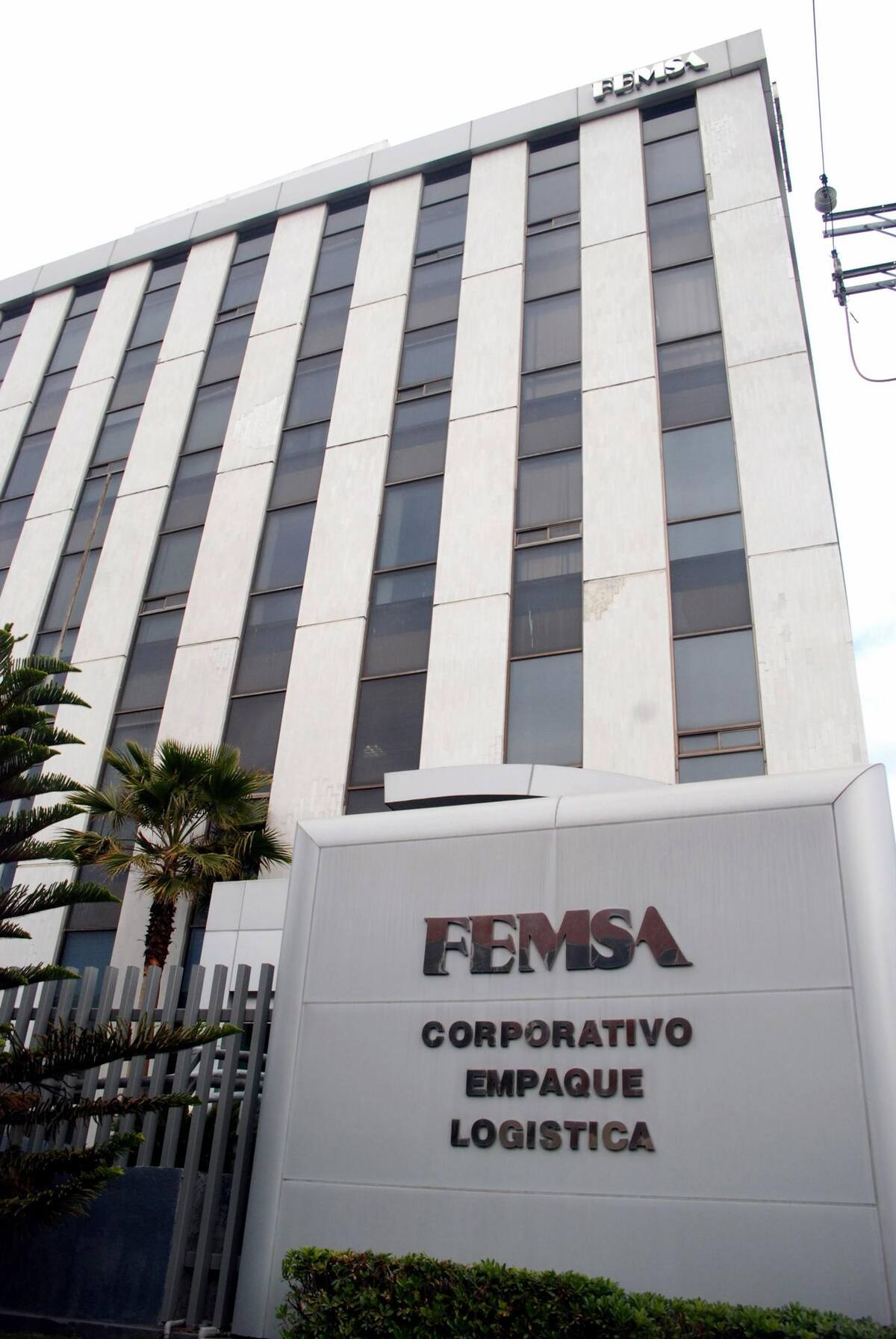 Imagen de archivo de una vista del corporativo Fomento Económica Mexicano (Femsa) en la ciudad de Monterrey, estado mexicano de Nuevo León. EFE/Juan Cedillo
