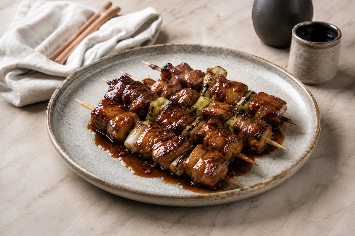 Cabrito estilo japonés con dátil y chiltepín