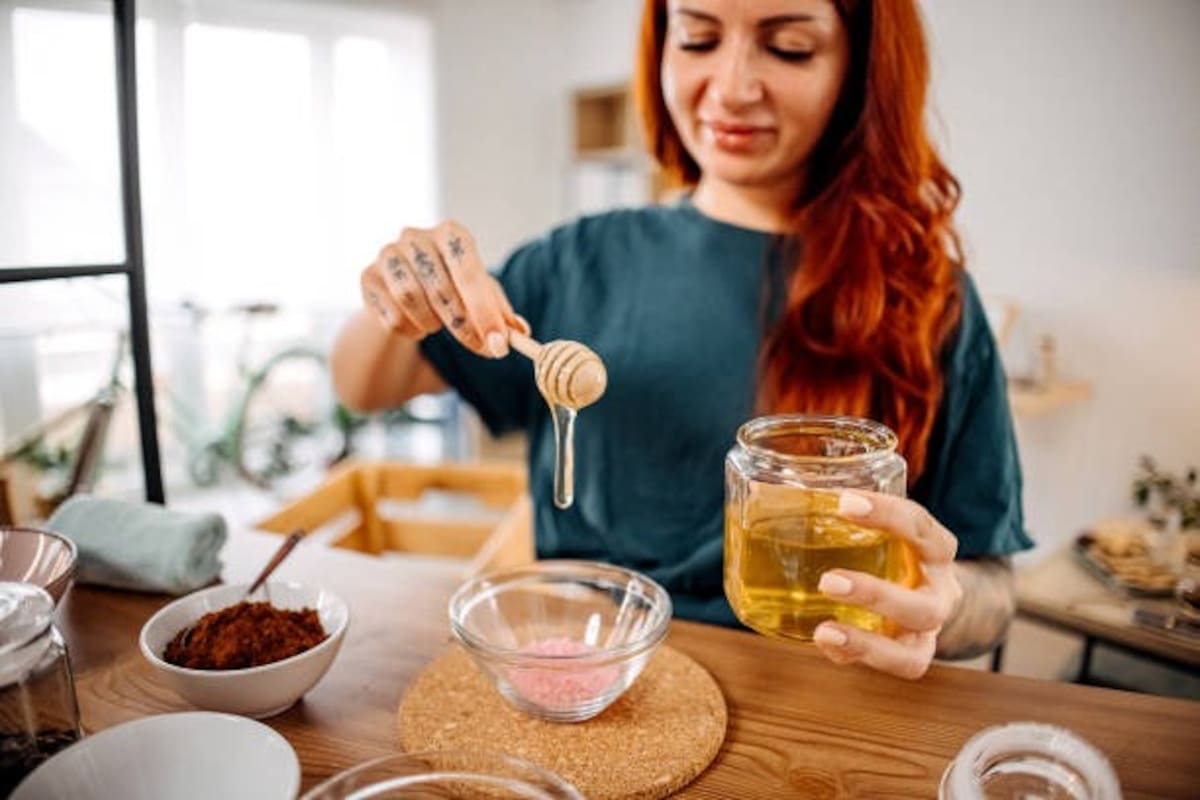 La miel de abeja es deliciosa y saludable, por lo que elegir la mejor te dará una mejor experiencia en su consumo. Foto; Ilustrativa/Unsplash