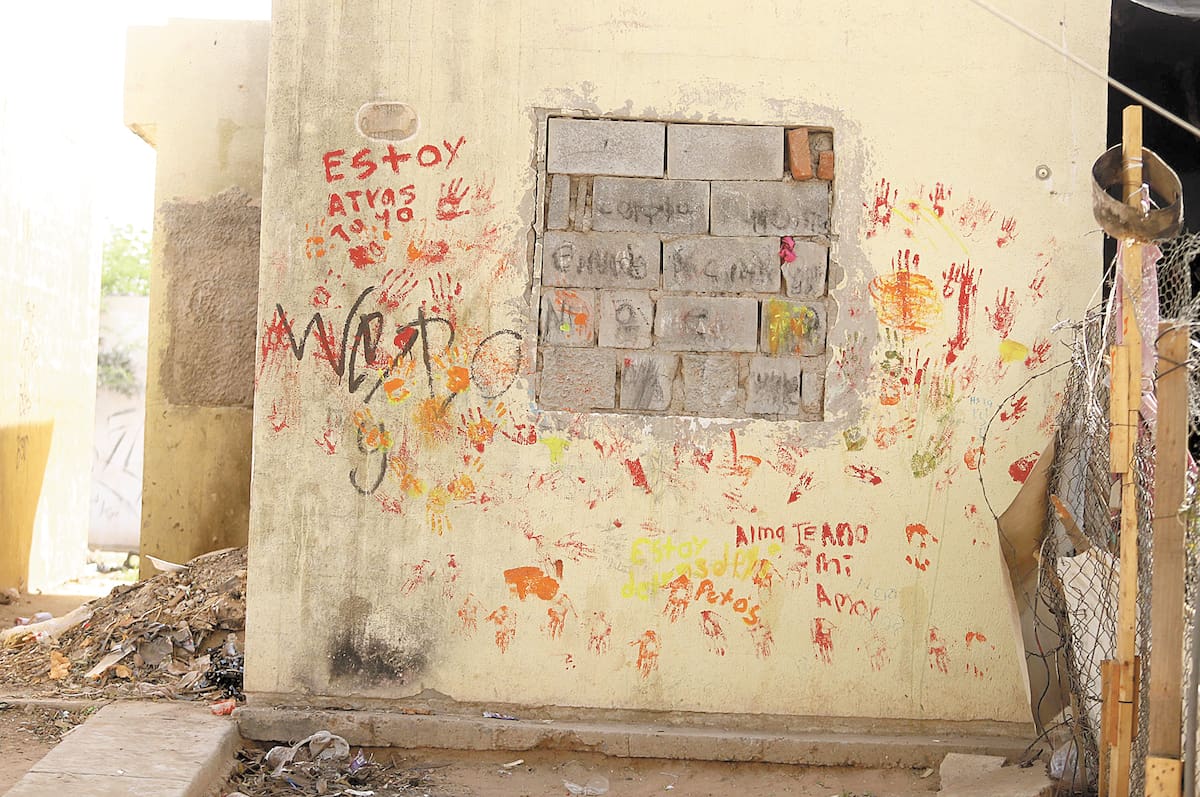 Casa abandonada por la calle Yuste, en la colonia La Cholla, donde los vecinos no pueden dejar solas sus casas por temor a que les roben.