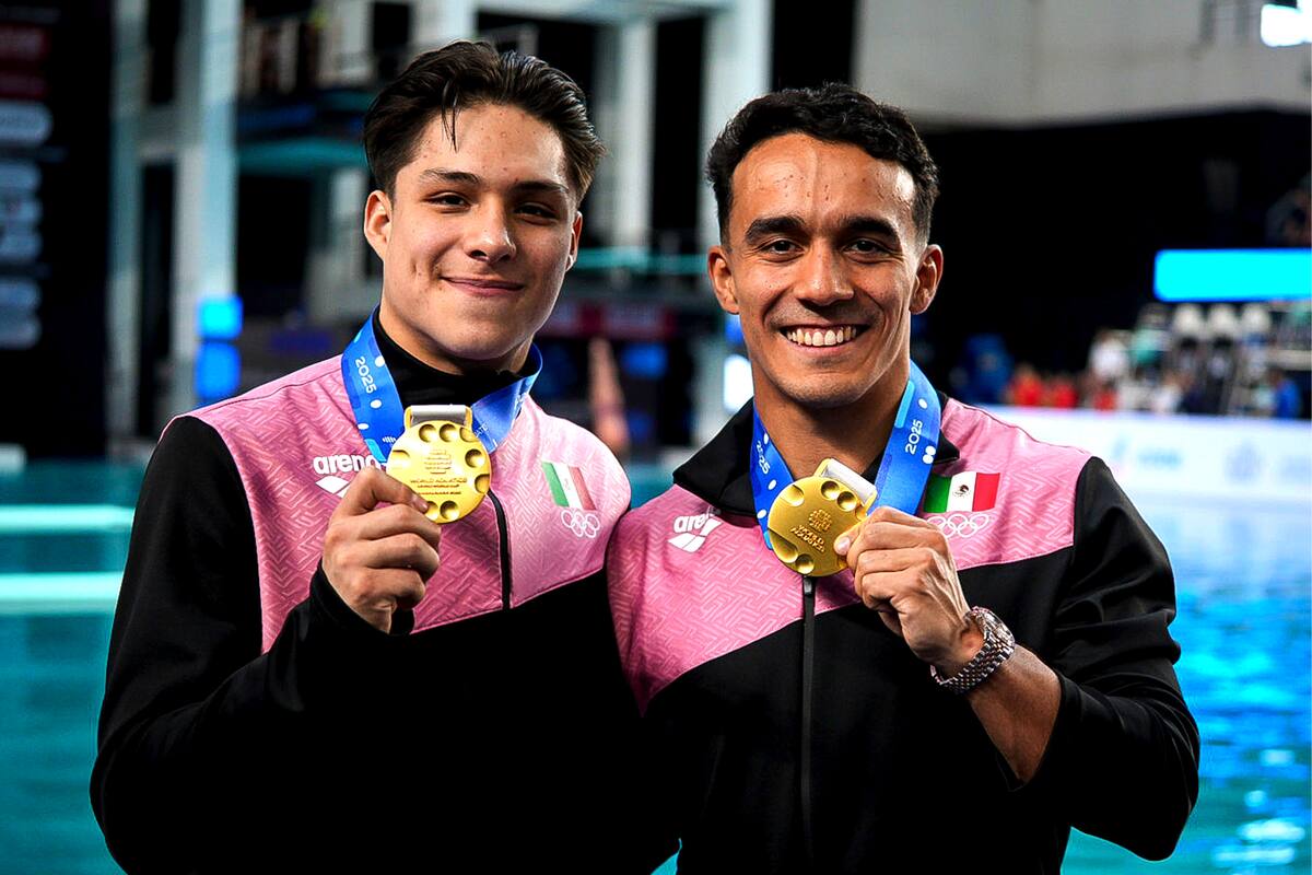¡Primera medalla de oro para México! Osmar Olvera y Juan Celaya dominaron el trampolín de 3 metros en el Mundial de Clavados 2025