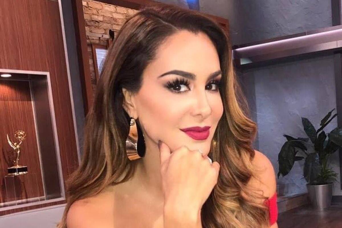 Ninel Conde aconseja a sus seguidores en sexy ropa deportiva