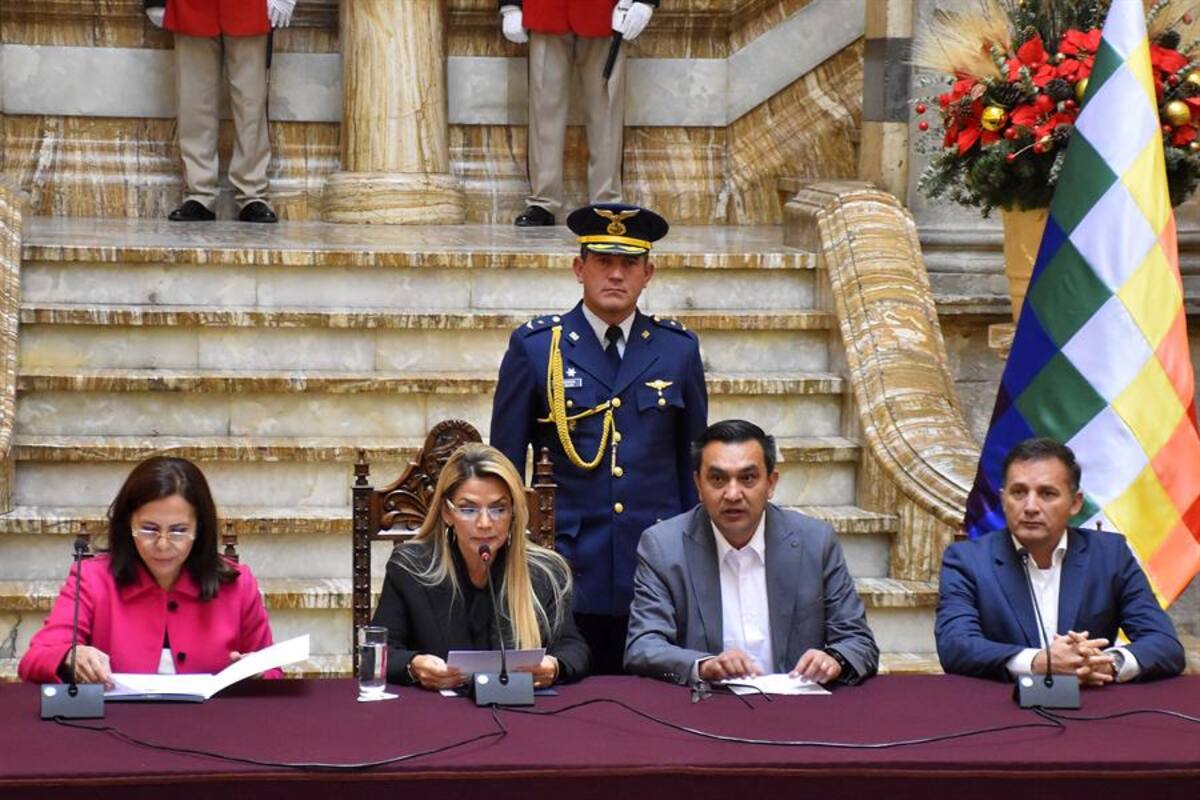 España expulsa a 3 diplomáticos bolivianos en "reciprocidad al gesto hostil"