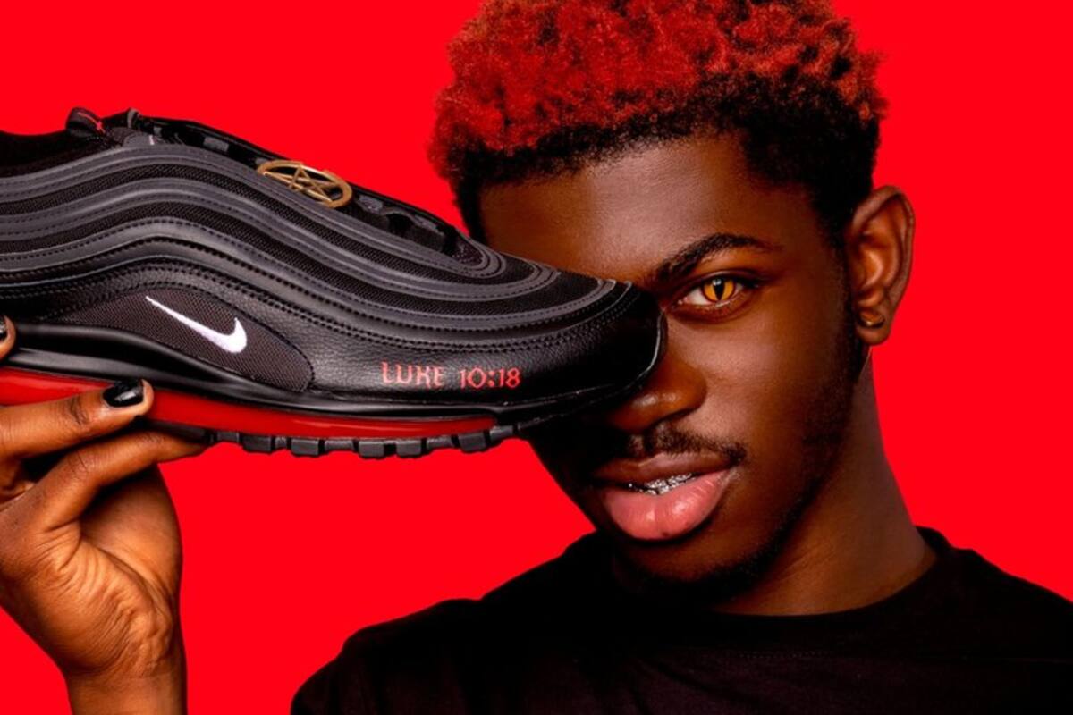 Las “zapatillas de Satán” con sangre humana que llevaron a Nike a demandar a un grupo de artistas