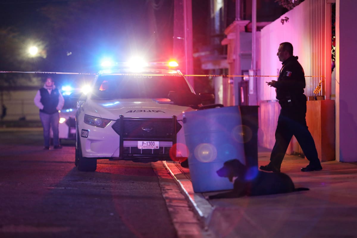 Encapuchados “levantan” a hombre frente a su esposa en Rincones de Puebla