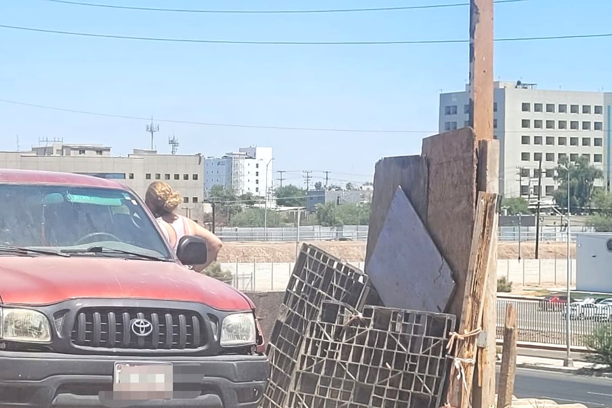 Sorprenden a pareja tirando basura en las laderas de Río Nuevo
