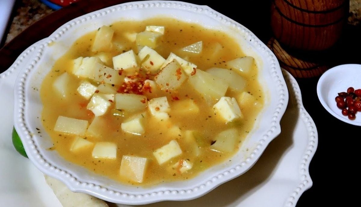 Caldo de queso.