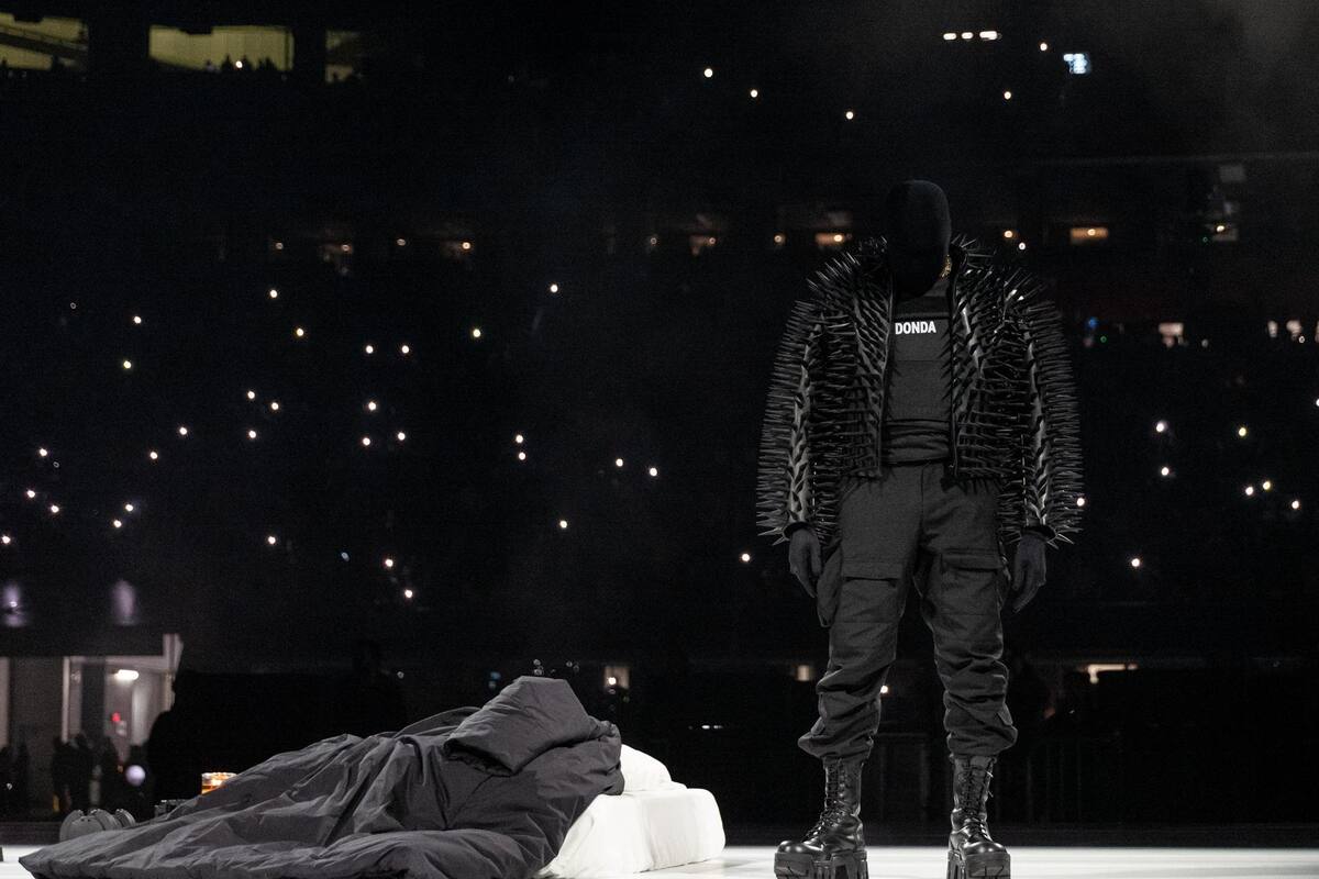 Kanye West lanza video "Come to Life", con la escena de la boda de Kim Kardashian