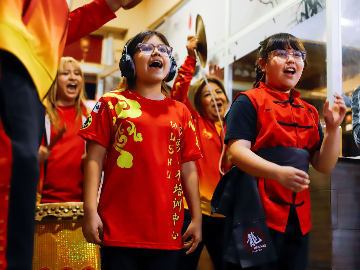 Con una alegría contagiosa y el respeto a tradiciones de siglos, Mexicali celebró la llegada del Año del Caballo de Fuego durante una de las cenas en el restaurante Chieng´s Bistro, en el Centro Histórico de Mexicali. (Foto: Juan J. Morales).