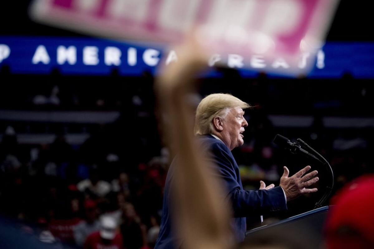 VIDEO: Aparece hombre armado en mitin de Trump
