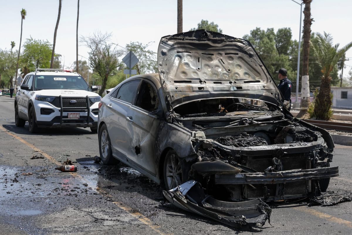 Se incendia carro y conductora sale ilesa