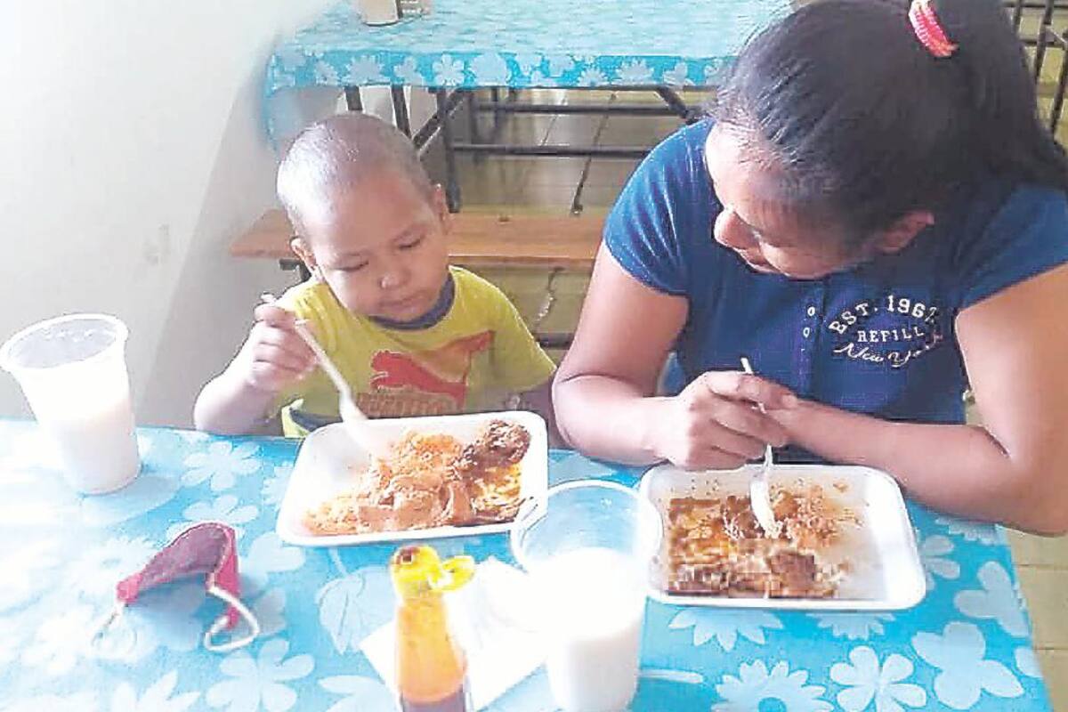 Urgen padrinos para niños con cáncer