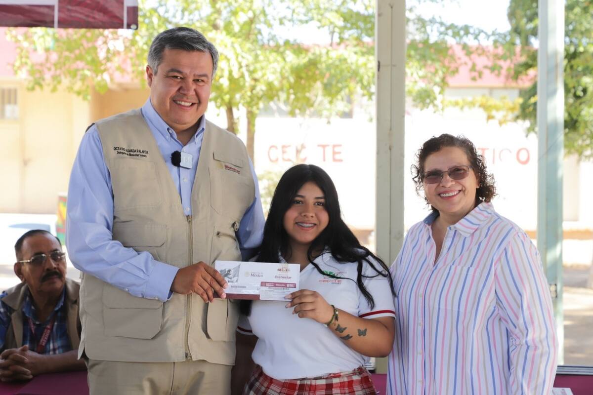 Entregan Becas “Benito Juárez” termina el 9 de mayo