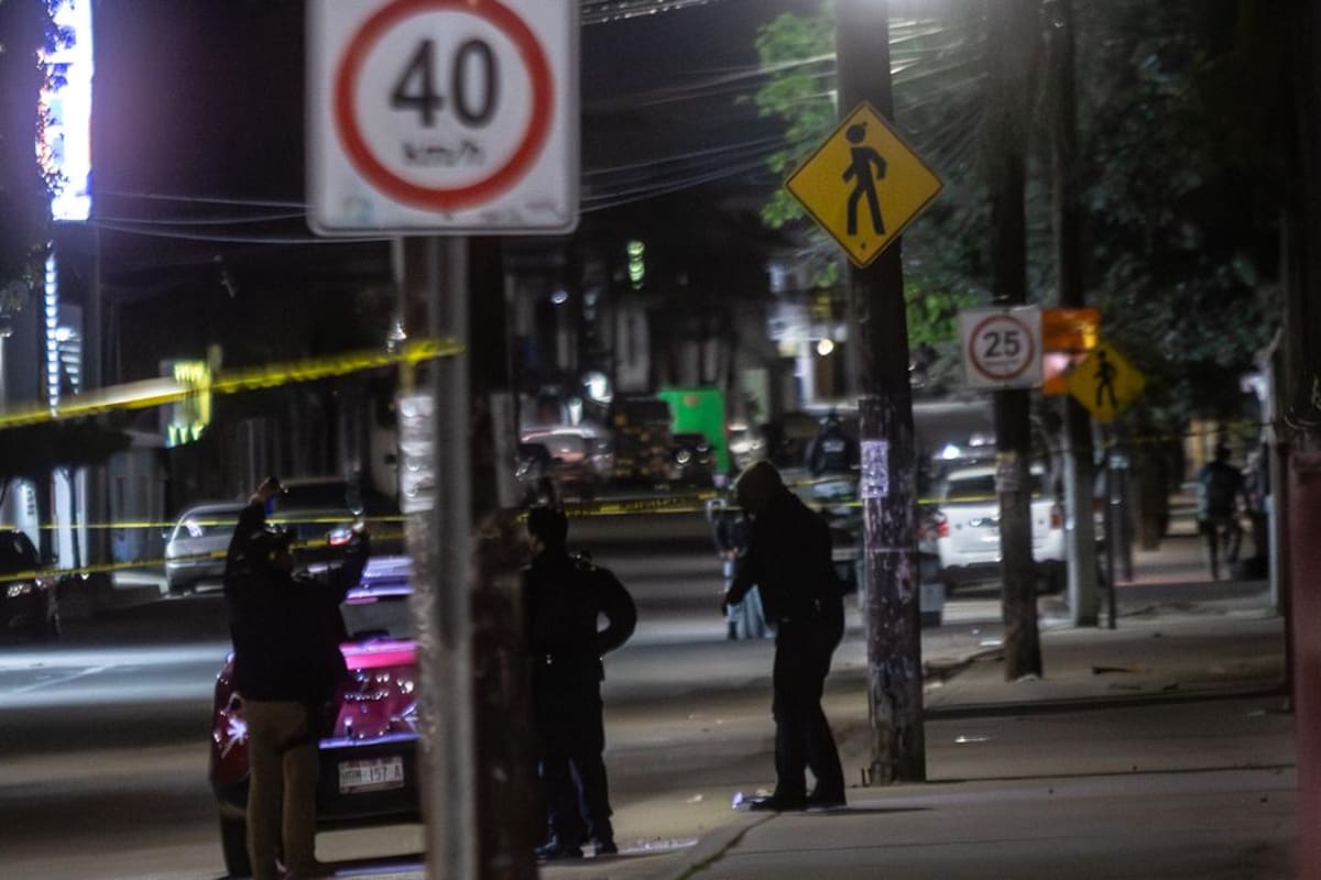 Abandonan vehículo con restos humanos en la colonia Castillo