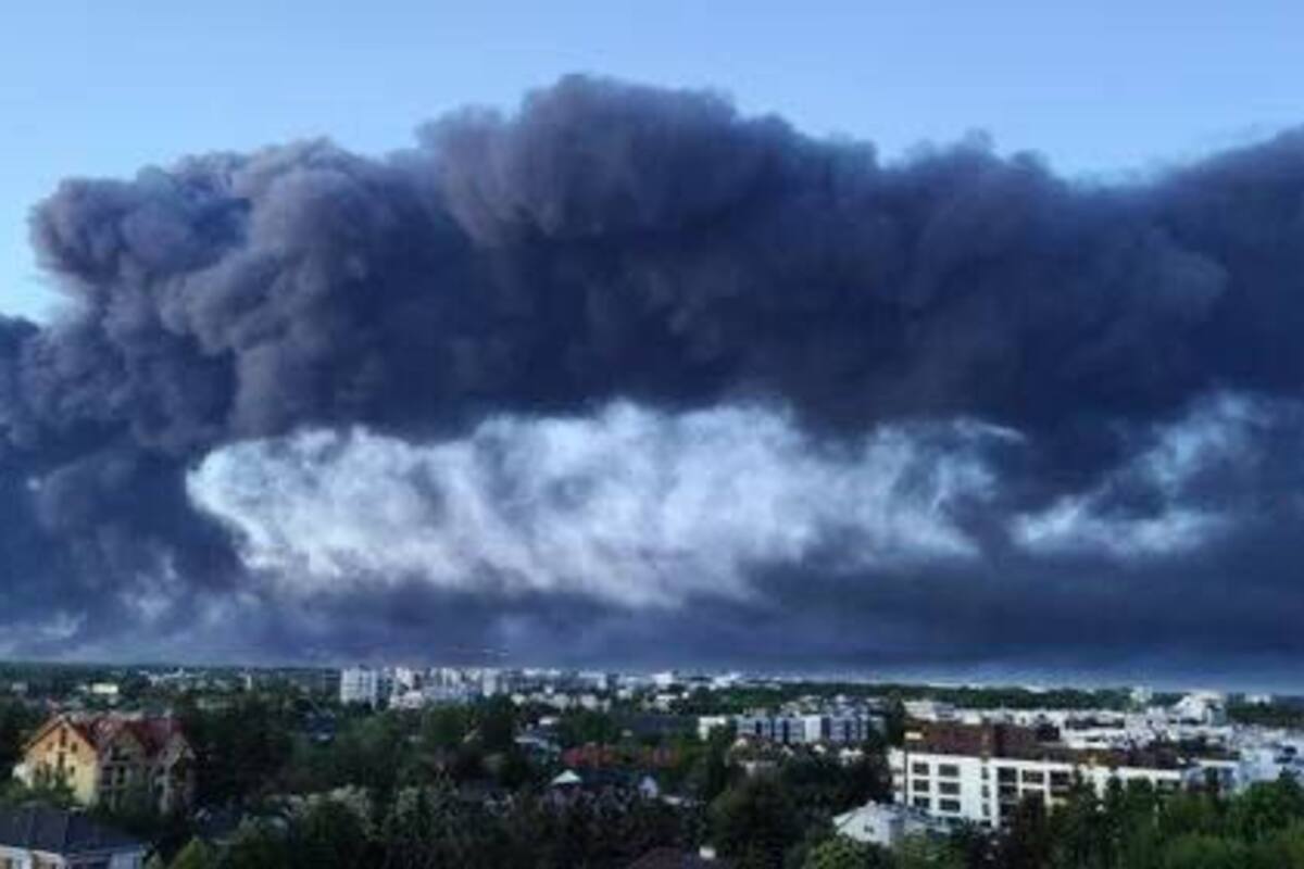 Incendio en centro comercial en Polonia destruyó 400 tiendas