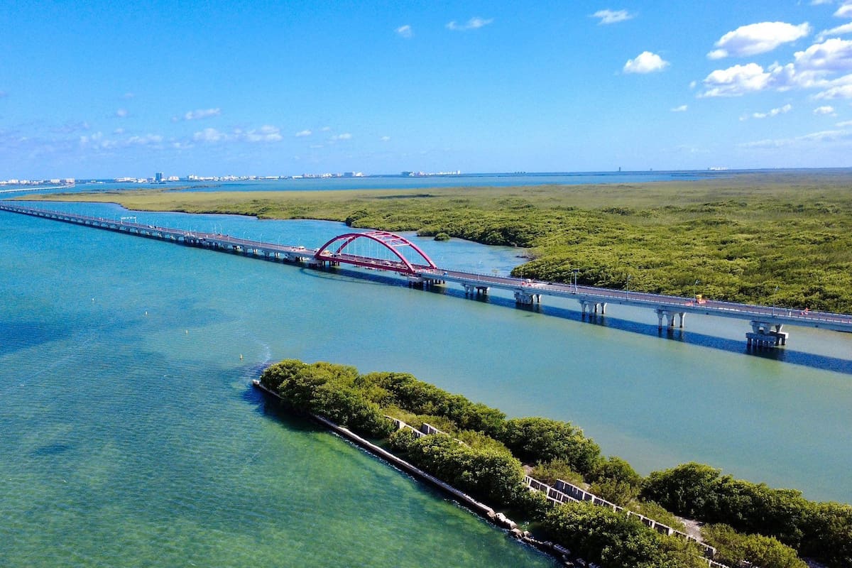 El Puente Nichupté en Cancún alcanza un avance del 92% y se perfila como el segundo más largo de América Latina sobre un sistema lagunar para ahorrar 45 minutos de tráfico