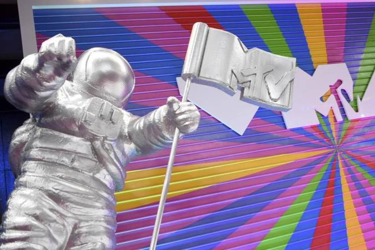 MTV celebra 4 décadas con nuevo diseño de "Moon Person"